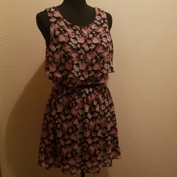 Forever 21 Dresses & Skirts - EUC Forever 21 mini dress